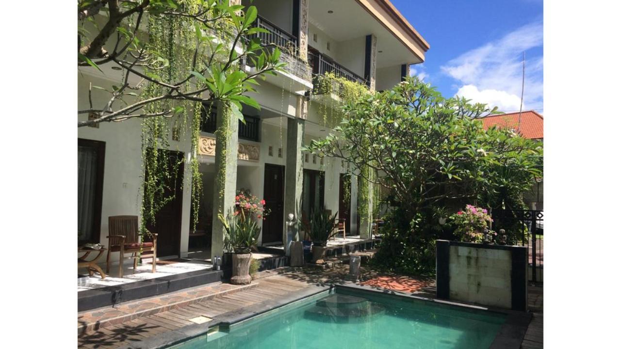 Appartement Pujihouse One à Legian Extérieur photo